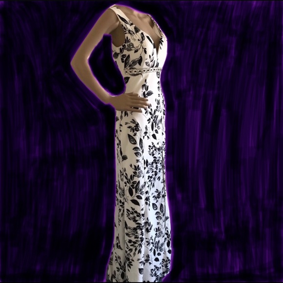 Emerald Sundae Dresses & Skirts - Emerald Sundae M Formal long gown bodycon